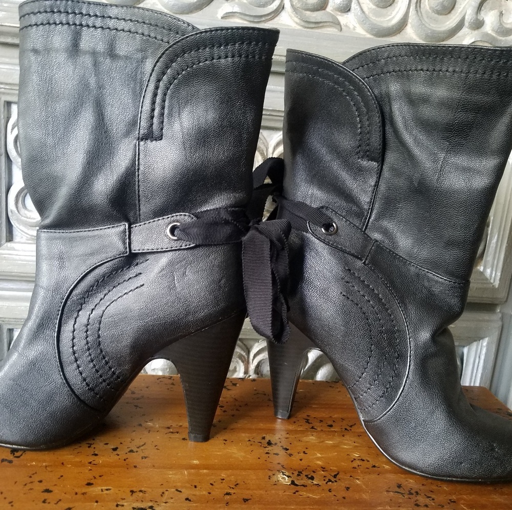 Black Ankle Boots with ribbon and stitching